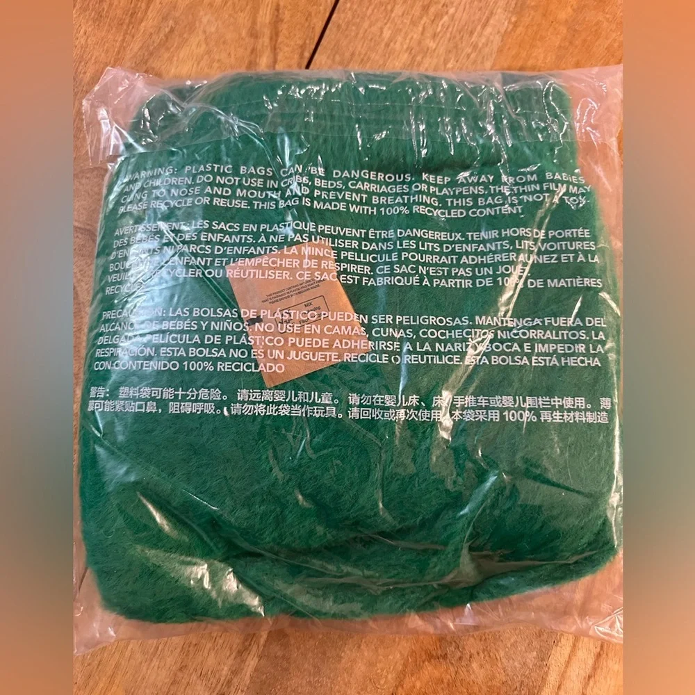 NWT- Aerie Flurry Oversized Crew Sweater- Kelly‎ green- small